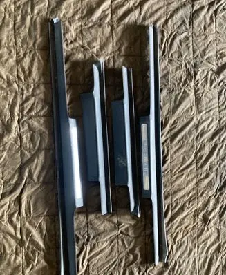 Mercedes-Benz R W251 Front sill trim cover A2516800135 A2516800235 A2516800535