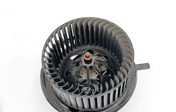 Volkswagen Jetta VI Heater fan/blower 35987694C 998928J
