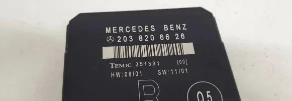 Mercedes-Benz C W203 Door control unit/module 2038206626 351391