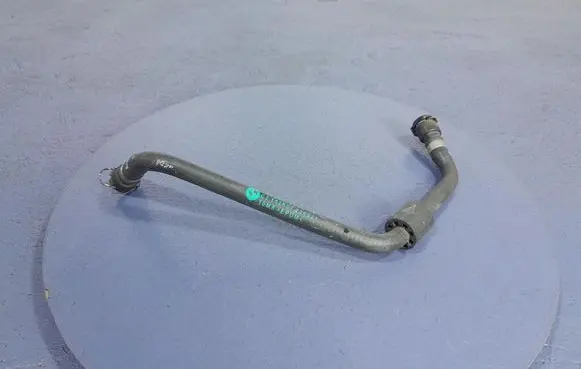 BMW X5 E53 Engine coolant pipe/hose 8598056