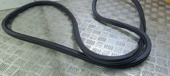 Porsche Cayenne (92A) Rear door rubber seal (on body) 7P0867367