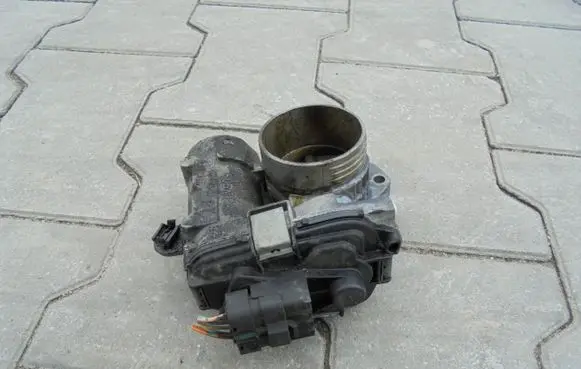 Peugeot 207 Throttle valve