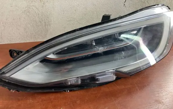 Tesla Model S Headlight/headlamp 105357400E 00202038