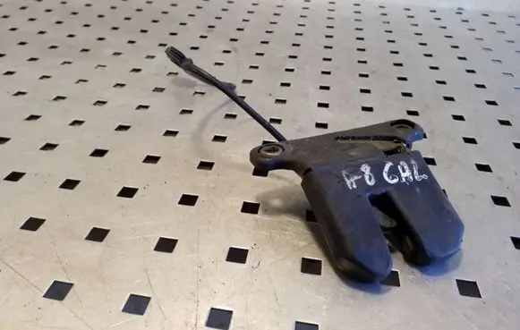Audi A8 S8 D2 4D Tailgate/trunk/boot lock/catch/latch
