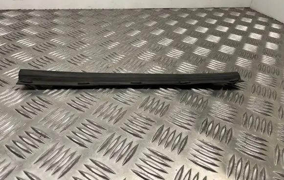 Volkswagen Golf VII Engine compartment rubber 5G0823709A