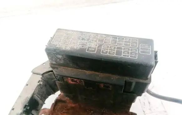 Nissan Almera Tino Fuse box set