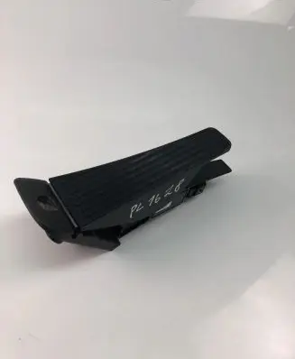 Volvo XC60 Accelerator throttle pedal 32269124
