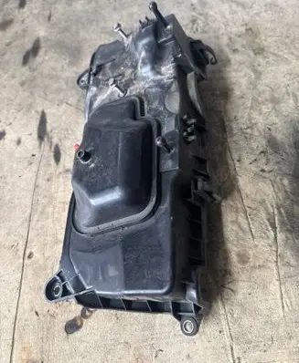 Renault Master III Rocker cam cover 175B18320R