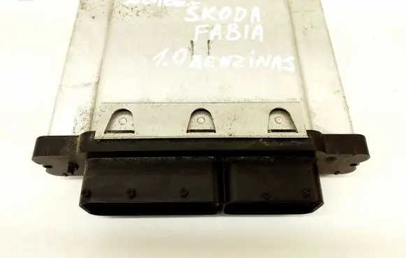 Skoda Fabia Mk3 (NJ) Engine control unit/module 04C907309AE