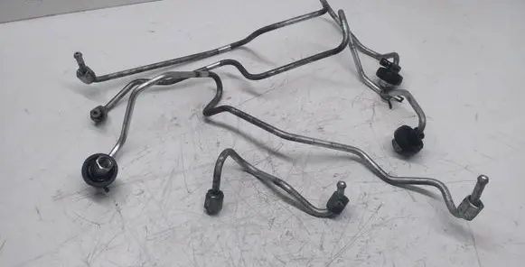 Subaru Outback Fuel injector supply line/pipe 
