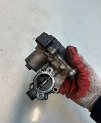 Skoda Rapid (NH) Throttle body valve 04B131501D