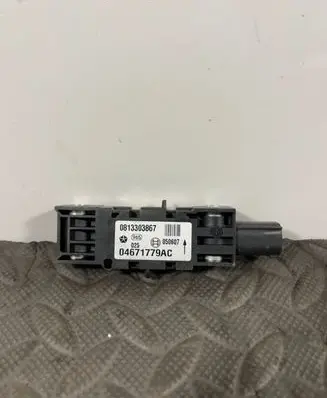Jeep Grand Cherokee (WK) Airbag deployment crash/impact sensor 04671779AC 0813303867 050607