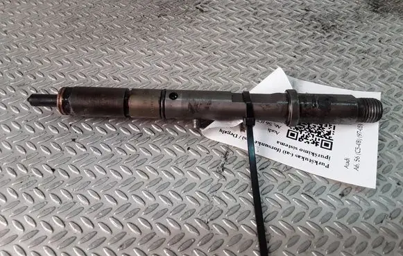Audi A6 S6 C5 4B Fuel injector 059130201D 0432133805