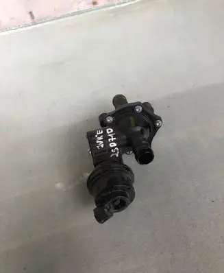 Thermostat/thermostat housing