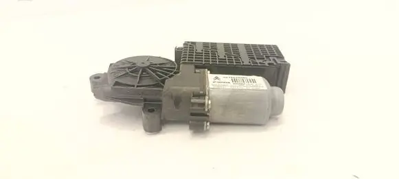 Citroen C4 I Picasso Front door window regulator motor 9674032580 400965F
