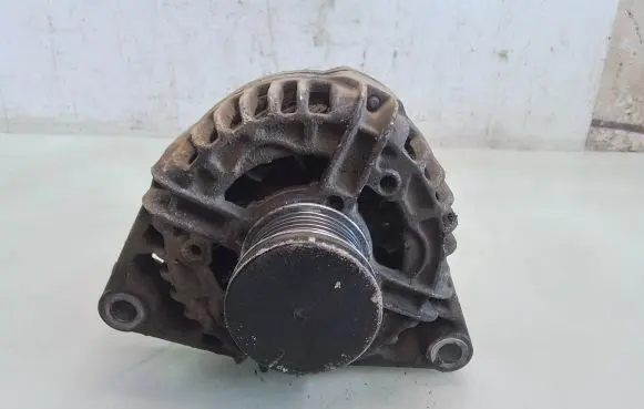 Opel Zafira A Generator/alternator 90561168