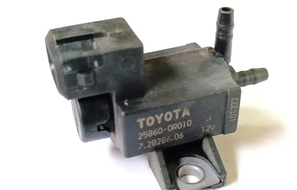 Toyota Avensis T270 Turbo solenoid valve 258600R010