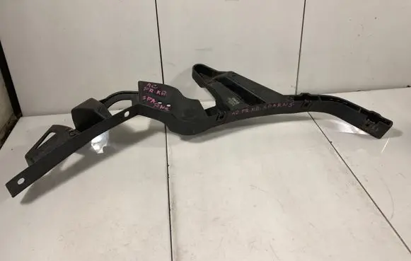 Audi A2 Front bumper mounting bracket 8Z0854729