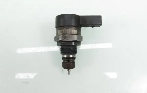 BMW X3 E83 Fuel pressure sensor 0281002481