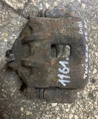 Hyundai Tucson JM Front brake caliper