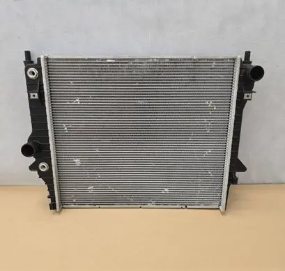 Jaguar XF X250 Coolant radiator