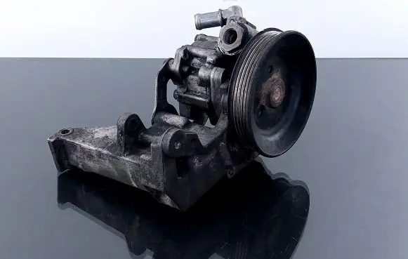 BMW 5 E39 Power steering pump 2246719 2245747 91128