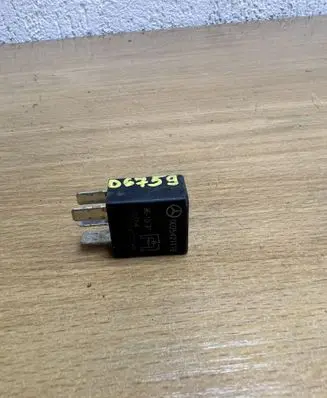 Mercedes-Benz C W203 Other relay 0025421119 D6759