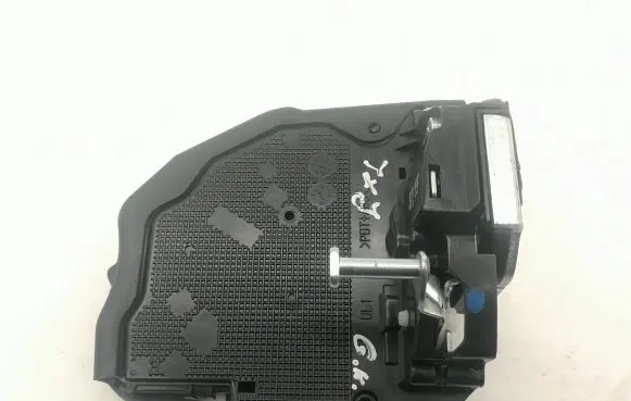 Toyota Verso-S Rear door lock A084219