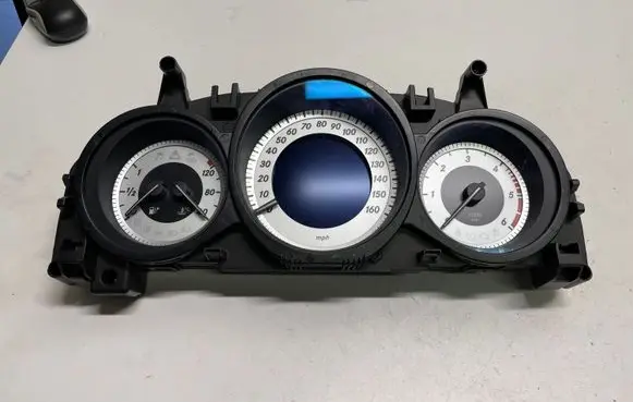 Mercedes-Benz C W204 Speedometer (instrument cluster) 2049004909