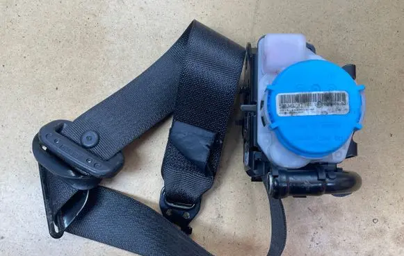 Opel Insignia A Front seatbelt 307512499 20951977