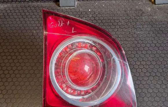 Volkswagen Golf Plus Tailgate rear/tail lights 5M0945093H