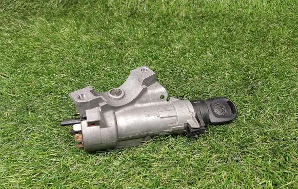 Seat Ibiza III (6L) Ignition lock 4B0905851C