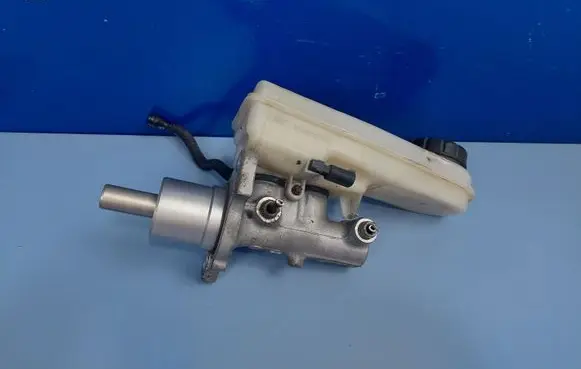 Master brake cylinder