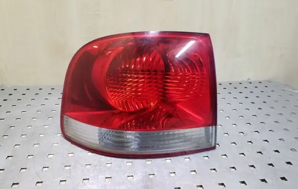Volkswagen Touareg I Rear/tail lights 7L6945095K 28259002 7L6945257