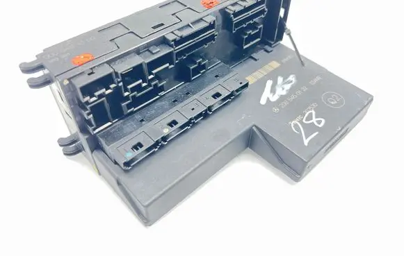 Mercedes-Benz CLK A208 C208 Fuse module 2085450132