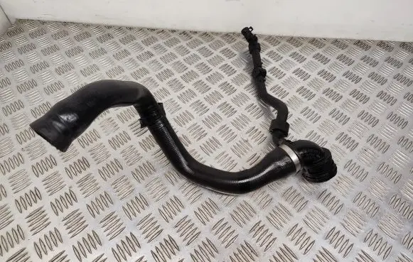 Volkswagen Touareg I Engine coolant pipe/hose 7L6122291F