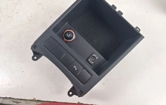 Volkswagen Jetta VI Glove box central console 5C7857925