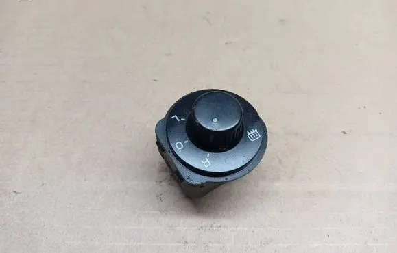 Skoda Octavia Mk2 (1Z) Wing mirror switch 1Z2959565E