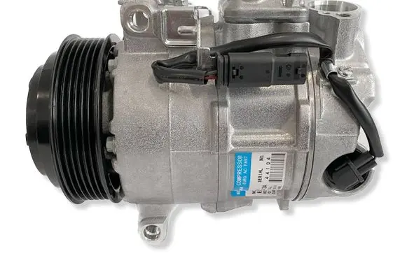 Mercedes-Benz C AMG W204 Air conditioning (A/C) compressor (pump) A0008305200