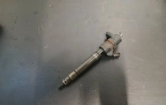 Fuel injector