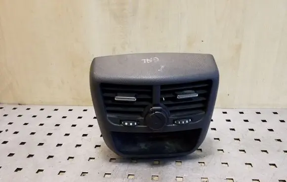 Rear air vent grill