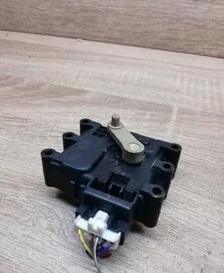 Mazda 5 Air flap motor/actuator 5704E