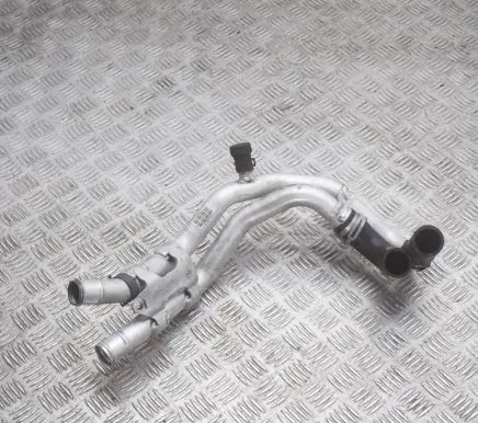 Audi A4 S4 B9 8W Engine coolant pipe/hose 04E121178 04E121194D