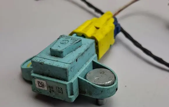 Audi A6 S6 C6 4F Airbag deployment crash/impact sensor 4F0955557