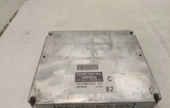 Toyota Avensis T250 Engine control unit/module 8966105821 1758008333