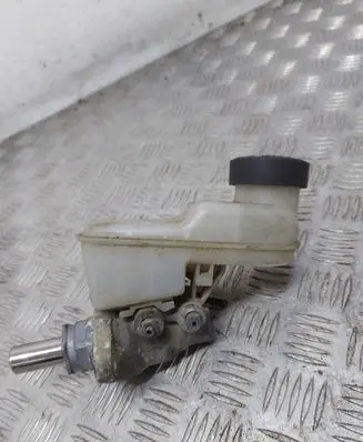 Toyota Yaris Master brake cylinder