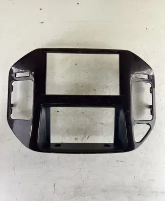 Mitsubishi Montero Dashboard center trim panel MR456372 MR402439