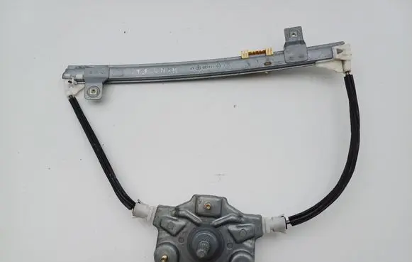 Renault Scenic I Rear door manual window regulator 114132