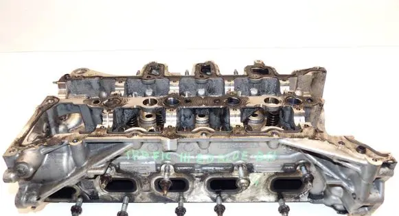 Renault Trafic III (X82) Engine head 110423928R OCIH727445