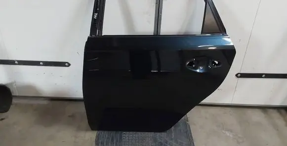 Toyota Auris E180 Rear door 
